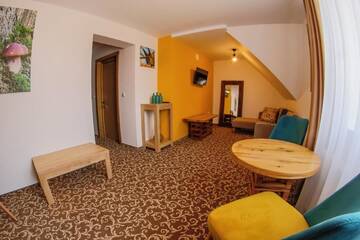 Фото номера Улучшенные апартаменты Отели типа «постель и завтрак» Residence Rooms Bucovina г. Кымпулунг-Молдовенеск 6