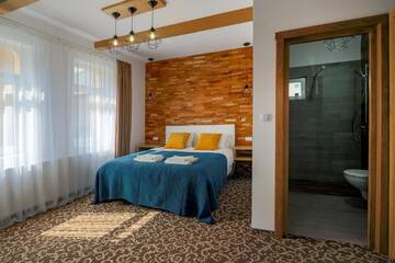 Фотографии Отели типа «постель и завтрак» Residence Rooms Bucovina г. Кымпулунг-Молдовенеск (Румыния) №1 Фото Отели типа «постель и завтрак» Residence Rooms Bucovina г. Кымпулунг-Молдовенеск 1