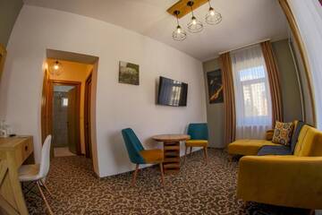 Фото номера Апартаменты - 1-й этаж Отели типа «постель и завтрак» Residence Rooms Bucovina г. Кымпулунг-Молдовенеск 16