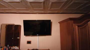 Фото номера Стандартный двухместный номер с 1 кроватью и общей ванной комнатой Проживание в семье Casa Erhan in Bucovina г. Кымпулунг-Молдовенеск 9