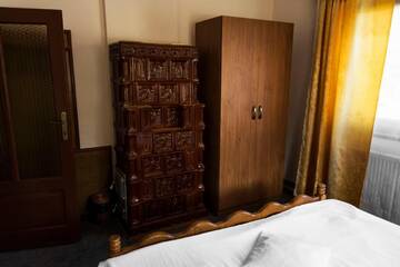 Фото номера Номер с кроватью размера «king-size» и видом на горы Гостевой дом Casa Comfort г. Кымпулунг-Молдовенеск 3