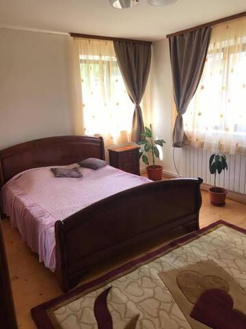 Фото номера Двухместный номер с 1 кроватью, вид на сад Гостевой дом Casa Cristi г. Кымпулунг-Молдовенеск 13