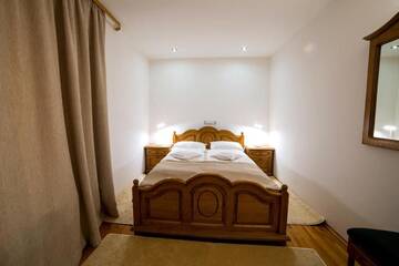 Фото номера Люкс Отель Hotel Eden г. Кымпулунг-Молдовенеск 2