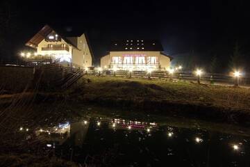 Фото номера Номер Делюкс с кроватью размера «king-size» Гостевой дом Aqua Alpin Centru Spa г. Кымпулунг-Молдовенеск 21